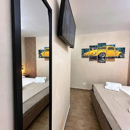 Pensionat Tina House 3*