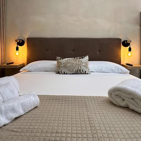 Tina House 시큘리아나